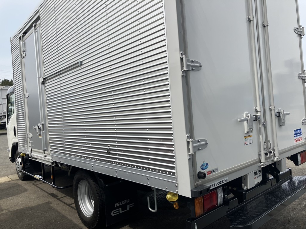 いすゞ エルフ 2RG-NPR88AM(2WD)の写真3
