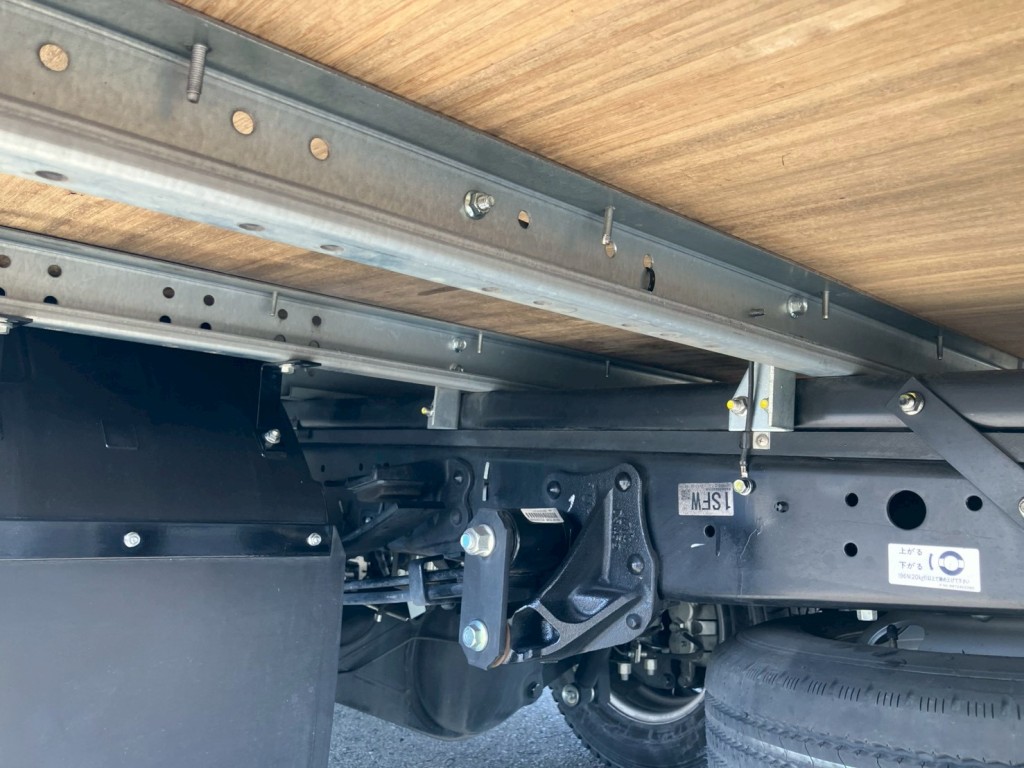 いすゞ エルフ 2RG-NPR88AM(2WD)の写真6