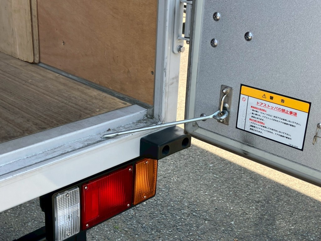 いすゞ エルフ 2RG-NPR88AM(2WD)の写真10