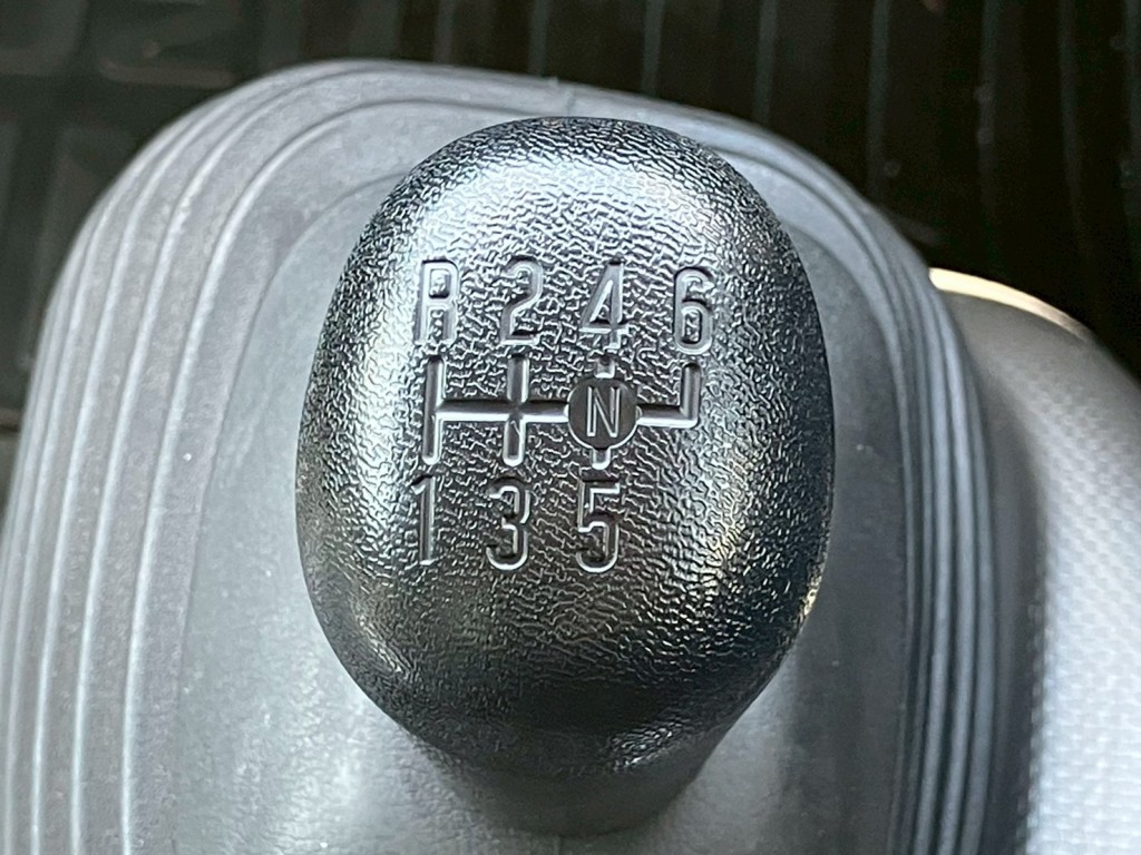 いすゞ エルフ 2RG-NPR88AM(2WD)の写真30