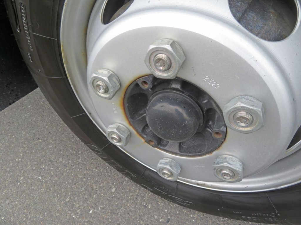 ホイールに少し置きサビがあります。|日野 レンジャー 2PG-FD2ABA(2WD)の写真15