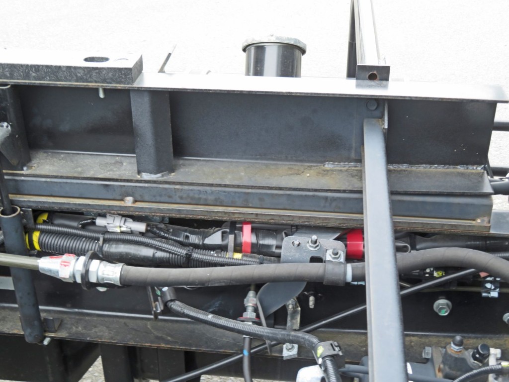 シャーシ内部に置きサビがあります。|日野 レンジャー 2PG-FD2ABA(2WD)の写真23