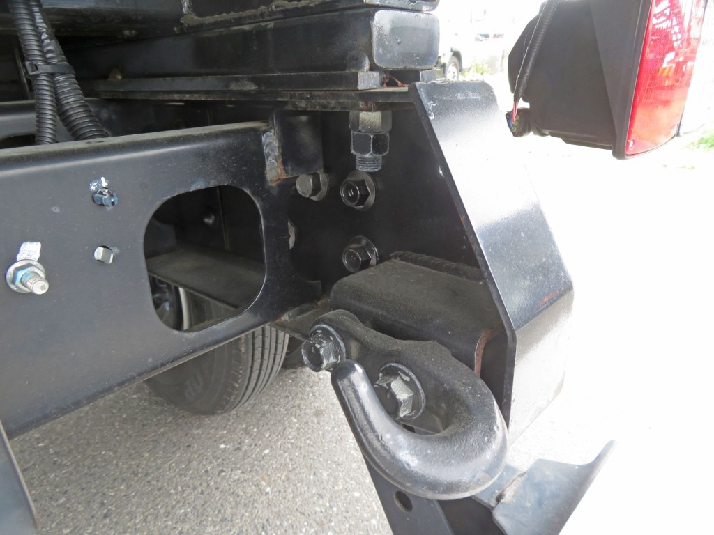 シャーシ後方に少し置きサビがあります。|日野 レンジャー 2PG-FD2ABA(2WD)の写真40