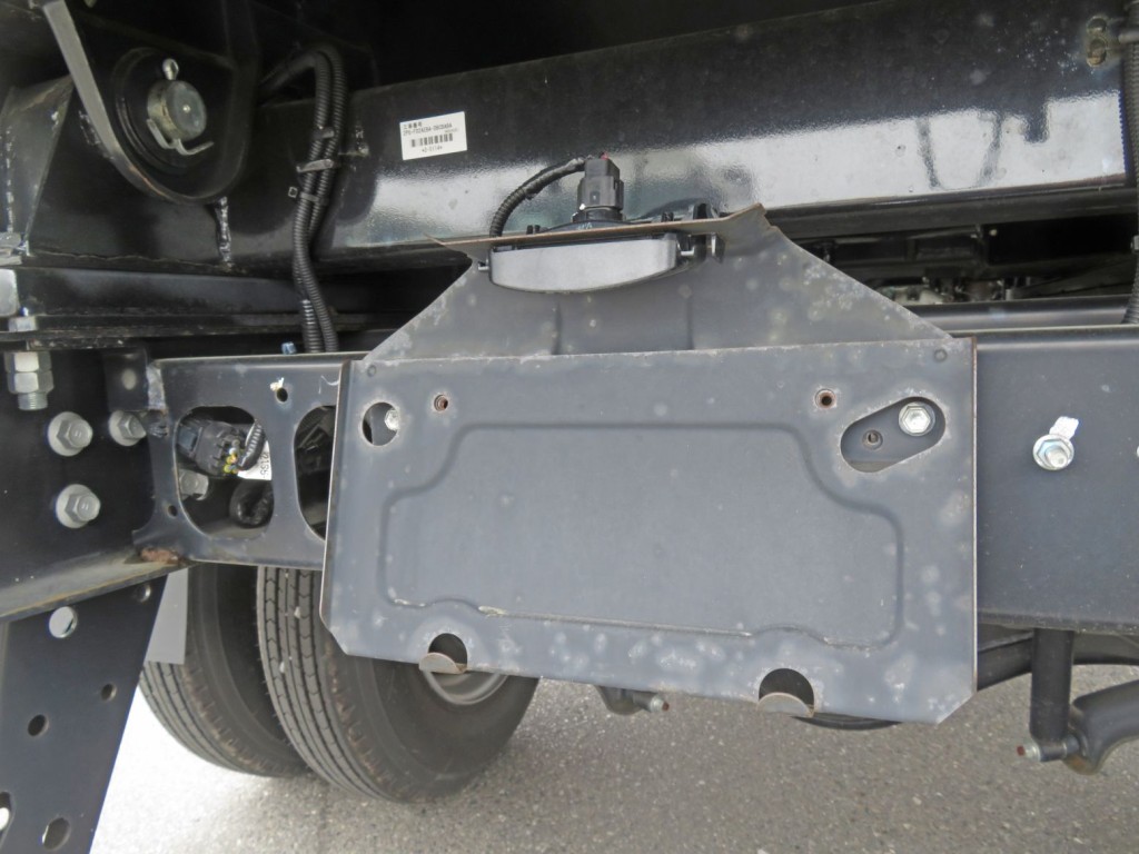 ナンバー取り付け部に少し色あせがあります。|日野 レンジャー 2PG-FD2ABA(2WD)の写真41