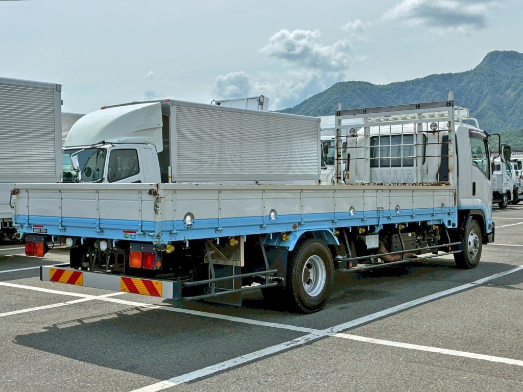 いすゞ フォワード 2PG-FRR90S2(2WD)の写真4