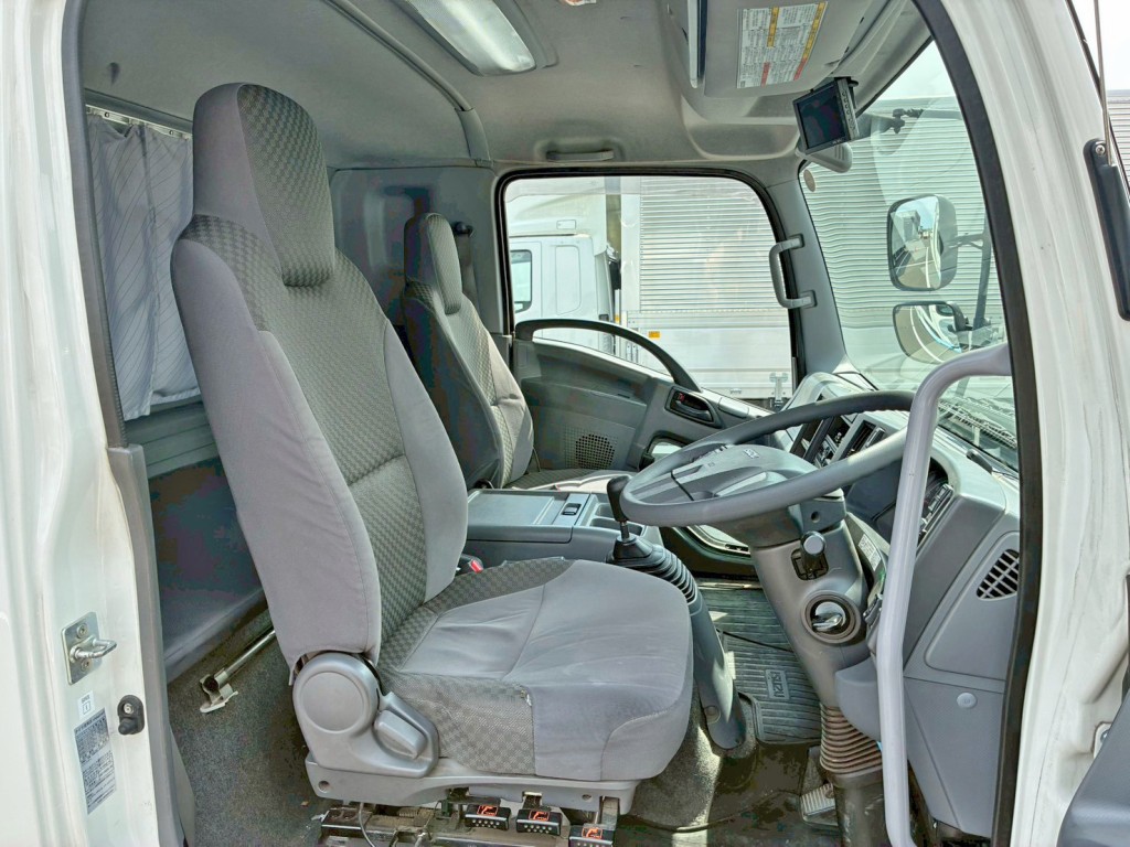 いすゞ フォワード 2PG-FRR90S2(2WD)の写真7