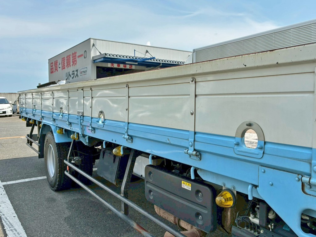ロープフック穴が5対付いています。|いすゞ フォワード 2PG-FRR90S2(2WD)の写真12