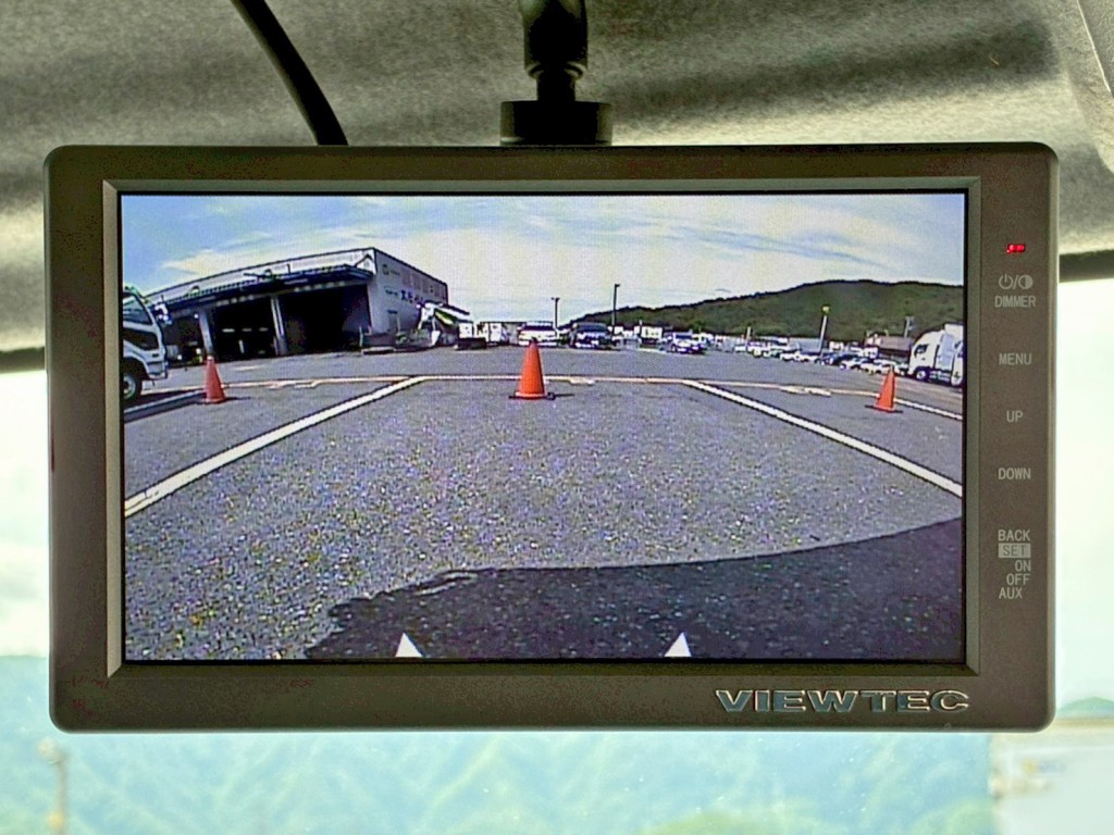 液晶バックモニター付きです。|いすゞ フォワード 2PG-FRR90S2(2WD)の写真23