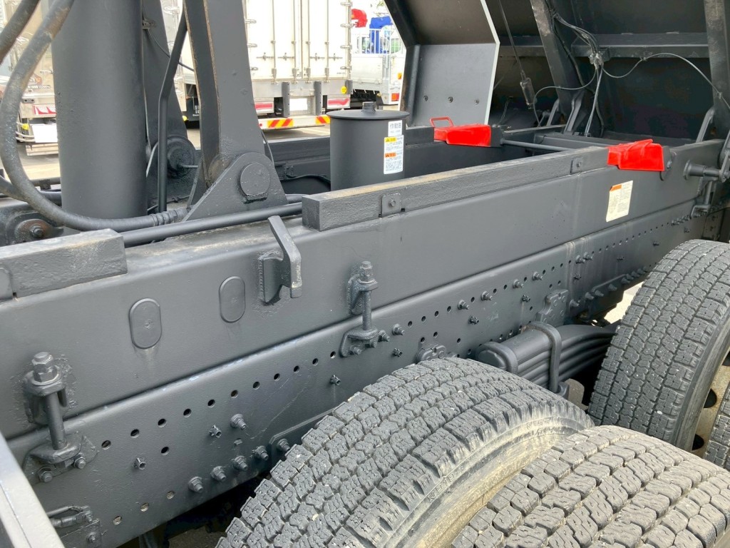 シャーシの状態です。|日野 プロフィア 2DG-FS1AGAの写真13
