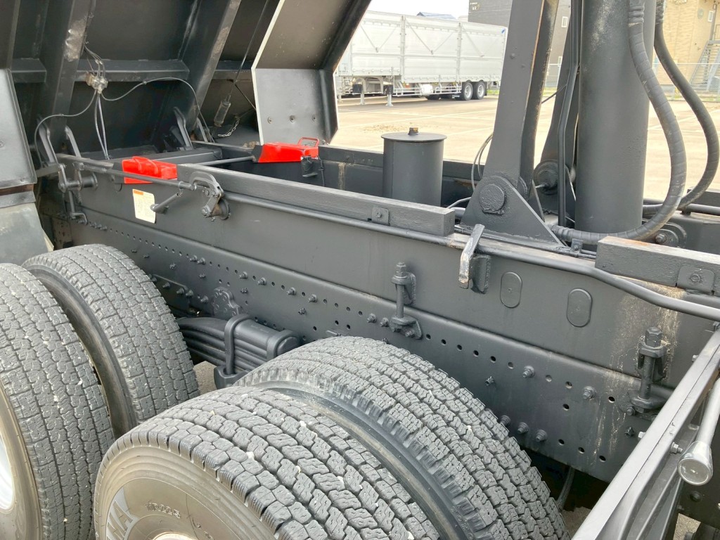 シャーシの状態です。|日野 プロフィア 2DG-FS1AGAの写真14