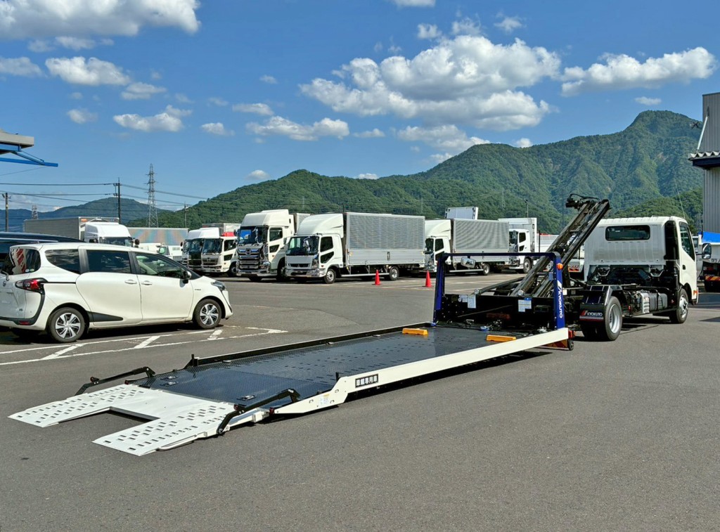 フラトップ仕様の為、低床車両の積み込みに重宝します。|日野 デュトロ 2KG-XZU722M(2WD)の写真4