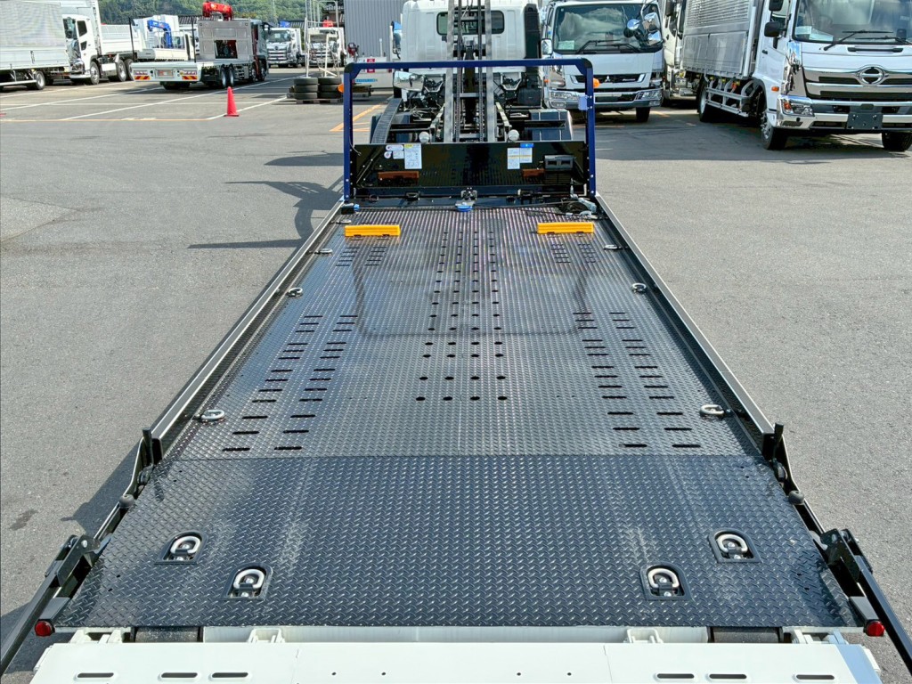 床は鉄板です。|日野 デュトロ 2KG-XZU722M(2WD)の写真8
