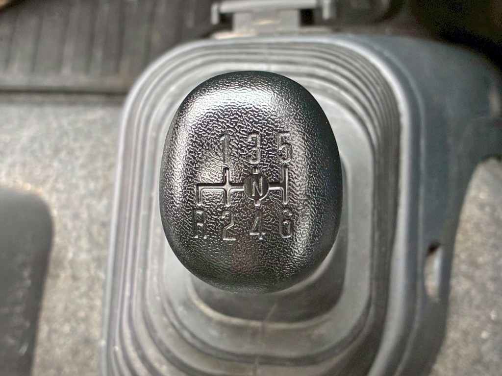 いすゞ フォワード 2RG-FRR90S2(2WD)の写真21