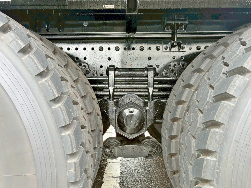 リーフサスです。|日野 プロフィア 2DG-FS1AJEの写真5
