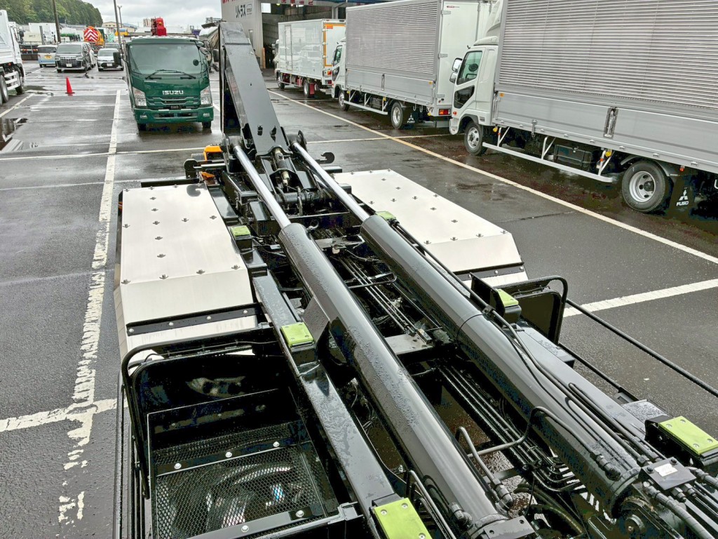 ツインシリンダーです。|日野 プロフィア 2DG-FS1AJEの写真11