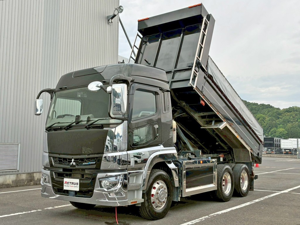 フロント周り、メッキパーツで飾っています。|三菱 スーパーグレート 2KG-FV70HXの写真1
