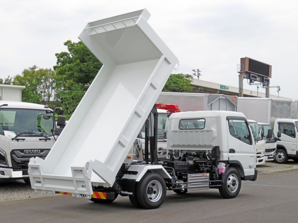 三菱 キャンター 2PG-FEBM0(2WD)の写真4