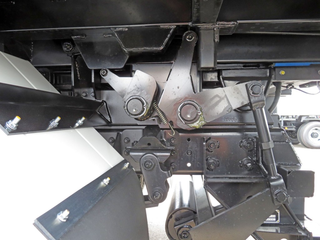 シャーシの状態です。|三菱 キャンター 2PG-FEBM0(2WD)の写真6