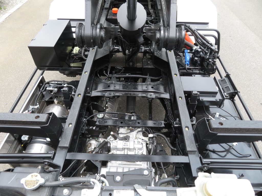 三菱 キャンター 2PG-FEBM0(2WD)の写真12