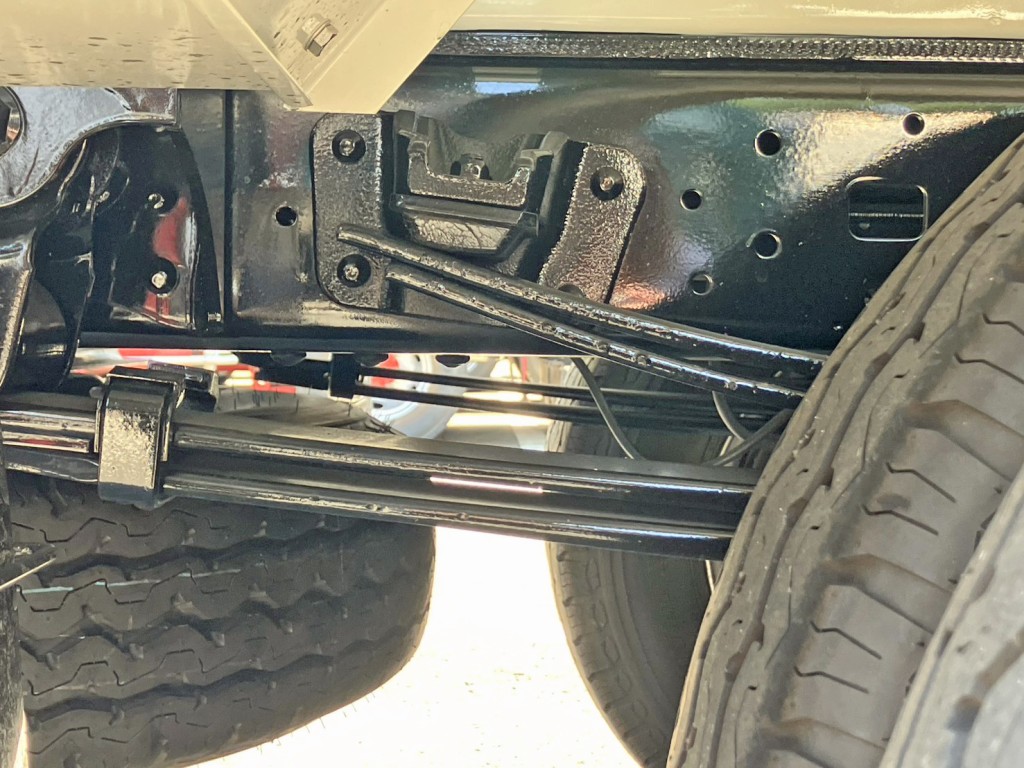 リーフサスです。|日野 デュトロ 2DG-XZU685M(4WD)の写真5