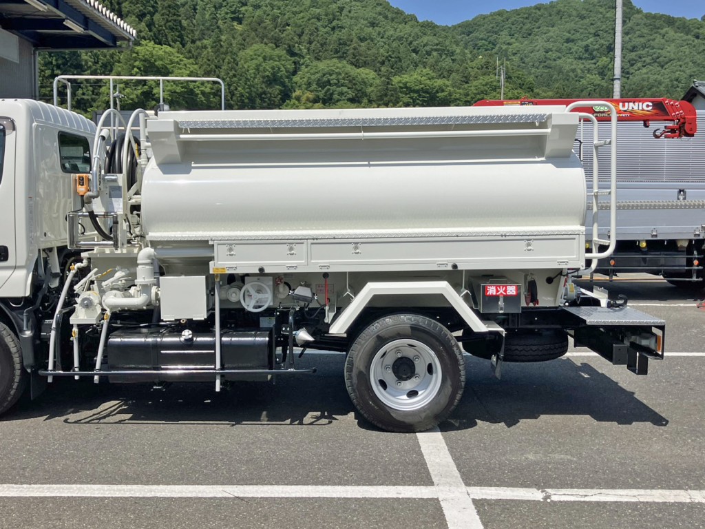 タンクの外観状態です。(助手席側)|日野 デュトロ 2DG-XZU685M(4WD)の写真14