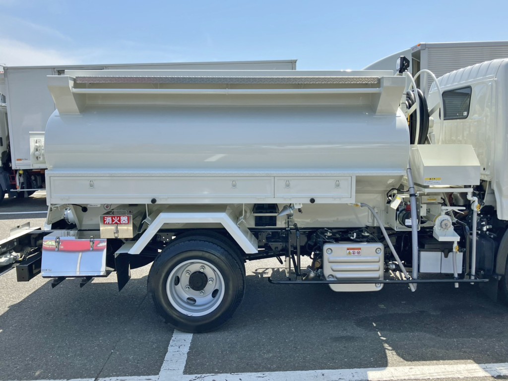 タンクの外観状態です。(運転席側)|日野 デュトロ 2DG-XZU685M(4WD)の写真15