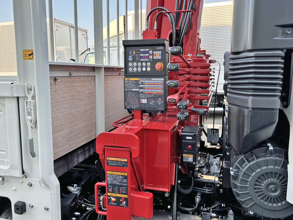 アウトリガーは差し違い式です。|日野 レンジャー 2KG-FE2ACAの写真12