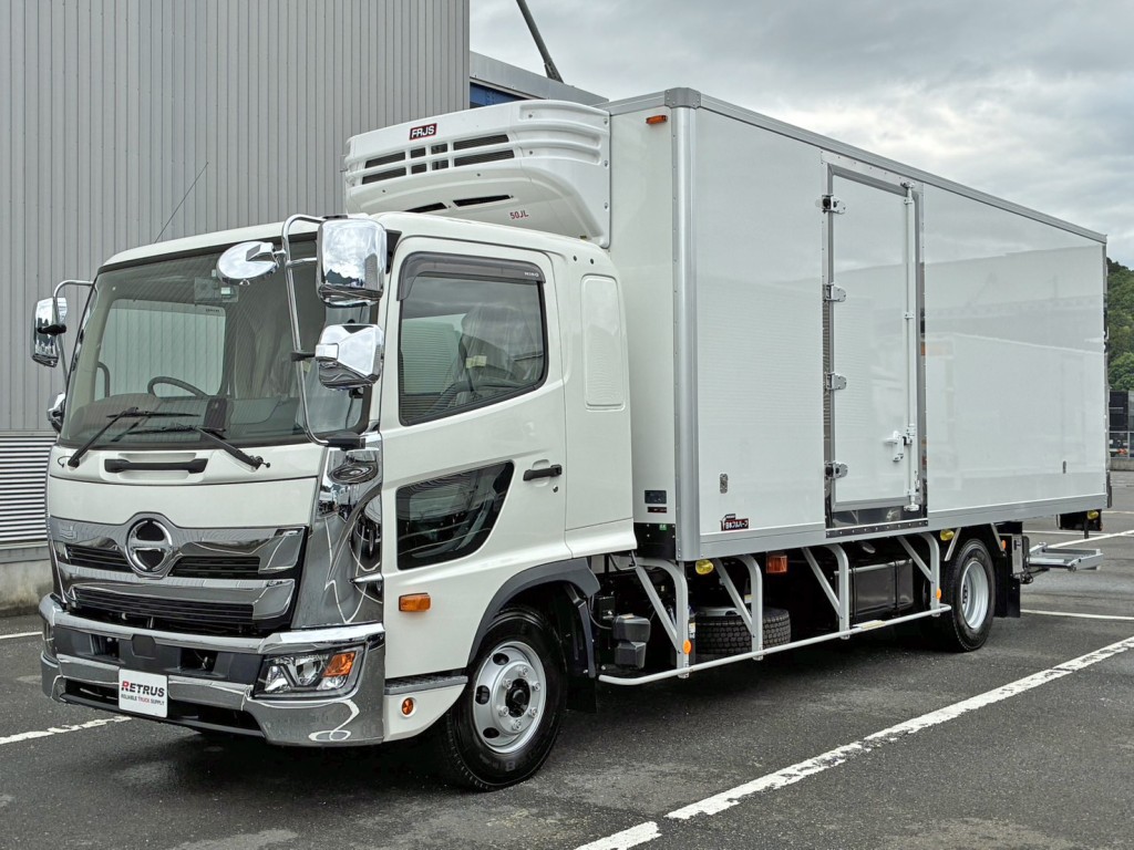 フロント周り、メッキパーツで飾っています。|日野 レンジャー 2KG-FD2ABG(2WD)の写真1