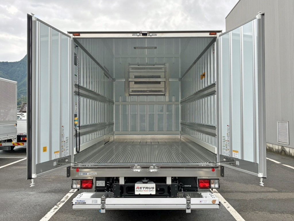 リヤドアは90度ストッパー付きです。|日野 レンジャー 2KG-FD2ABG(2WD)の写真9