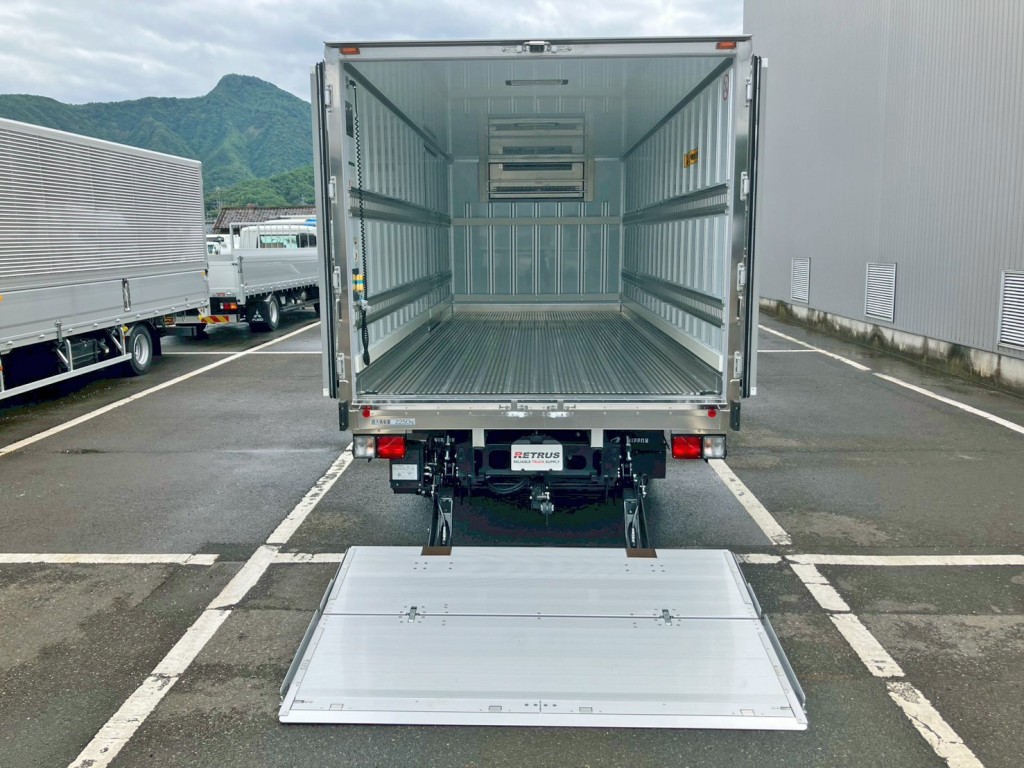 門口周りはステンレス製です。|日野 レンジャー 2KG-FD2ABG(2WD)の写真12