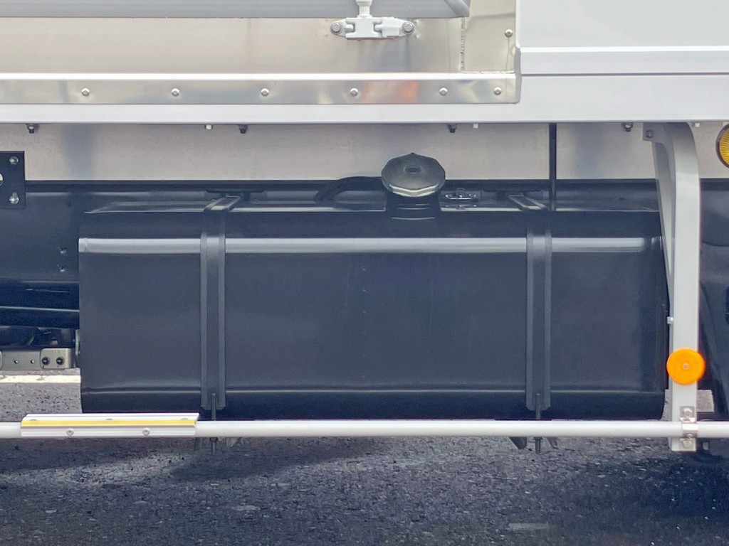 燃料タンクは200Lです。|日野 レンジャー 2KG-FD2ABG(2WD)の写真27