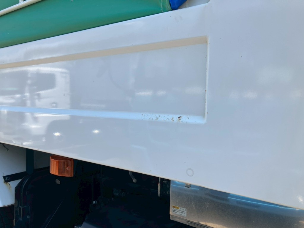 運転席側ボディーにキズ・サビがあります。|日野 プロフィア 2DG-FS1AGAの写真24
