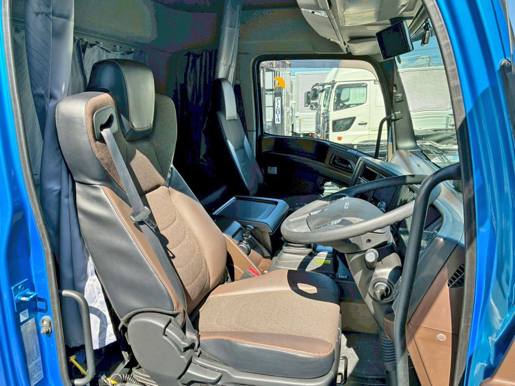 ハイルーフキャビンです。|いすゞ ギガ 2PG-CYJ77Dの写真7