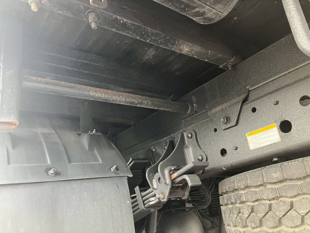 シャーシとネタの状態です。(縦ネタは鉄製・横ネタは木製です)|日野 レンジャー 2KG-FX2ABA(4WD)の写真6