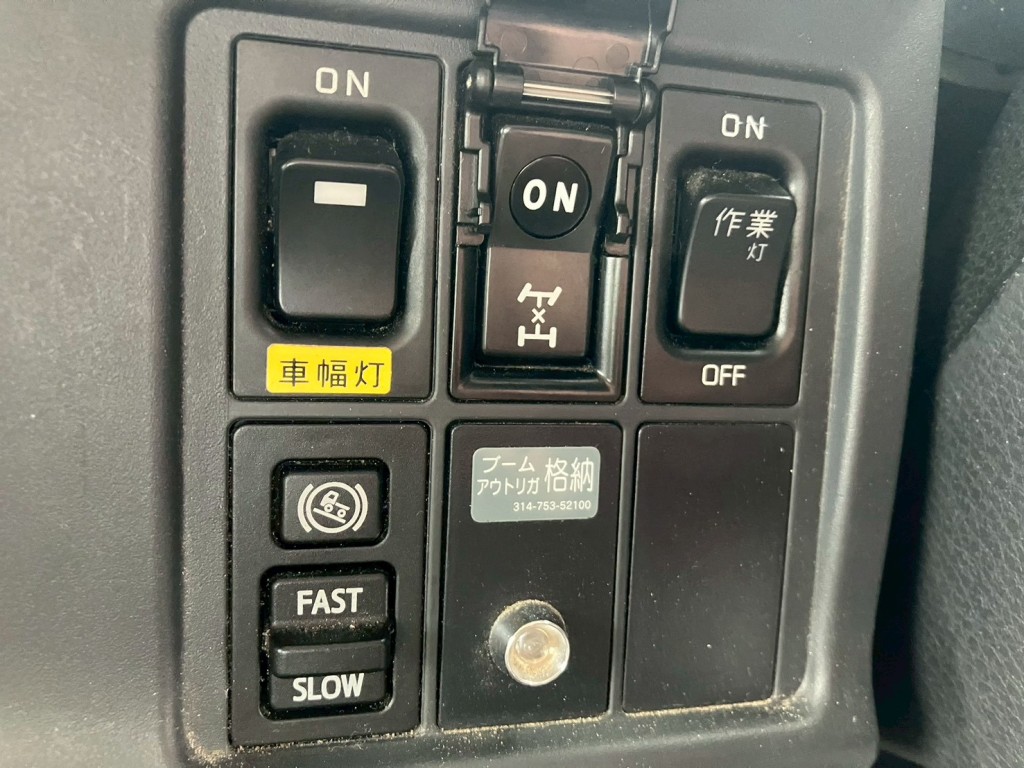 4WDです|日野 レンジャー 2KG-FX2ABA(4WD)の写真30