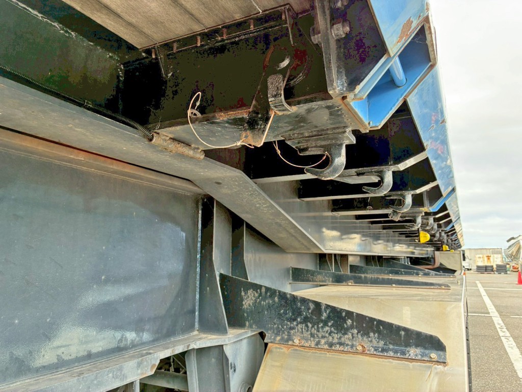 シャーシとネタの状態です。(縦ネタ・横ネタは鉄製です)|東急 TF28H7B2Sの写真7