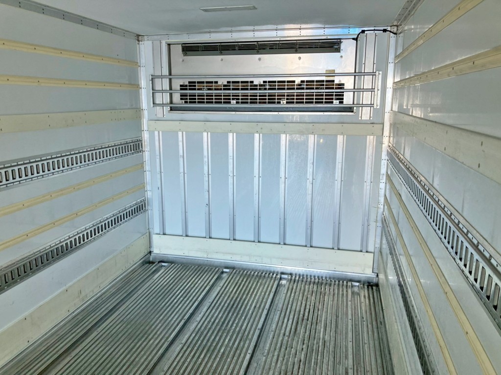 UDトラックス クオン QKG-CD5ZAの写真14