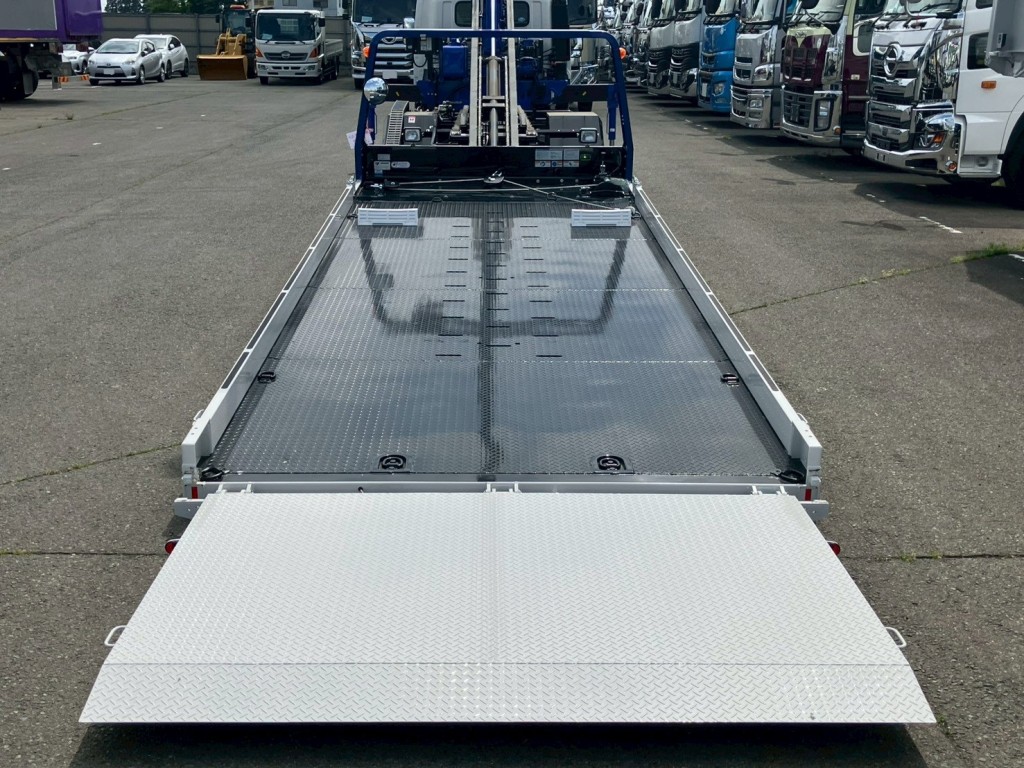 床は鉄板です。|日野 デュトロ 2KG-XZU730M(2WD)の写真7