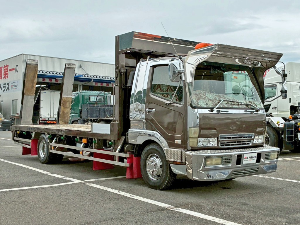 前出しバンパーが付いています。|三菱 ファイター PA-FK61FK(2WD)の写真2