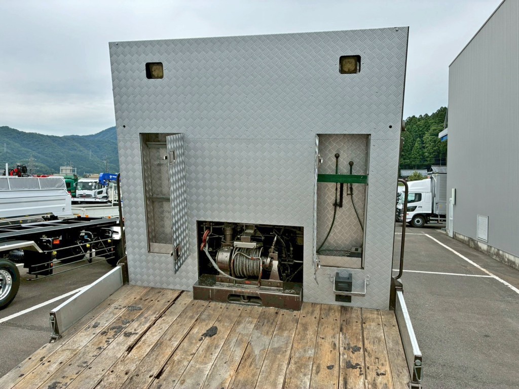 プロテクターに物入が付いています。|三菱 ファイター PA-FK61FK(2WD)の写真15