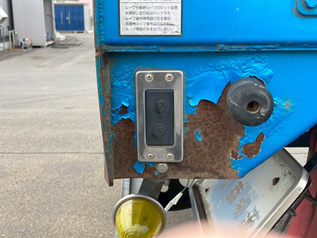 ウイングスイッチです。|日野 レンジャー BDG-FE8JMWGの写真41