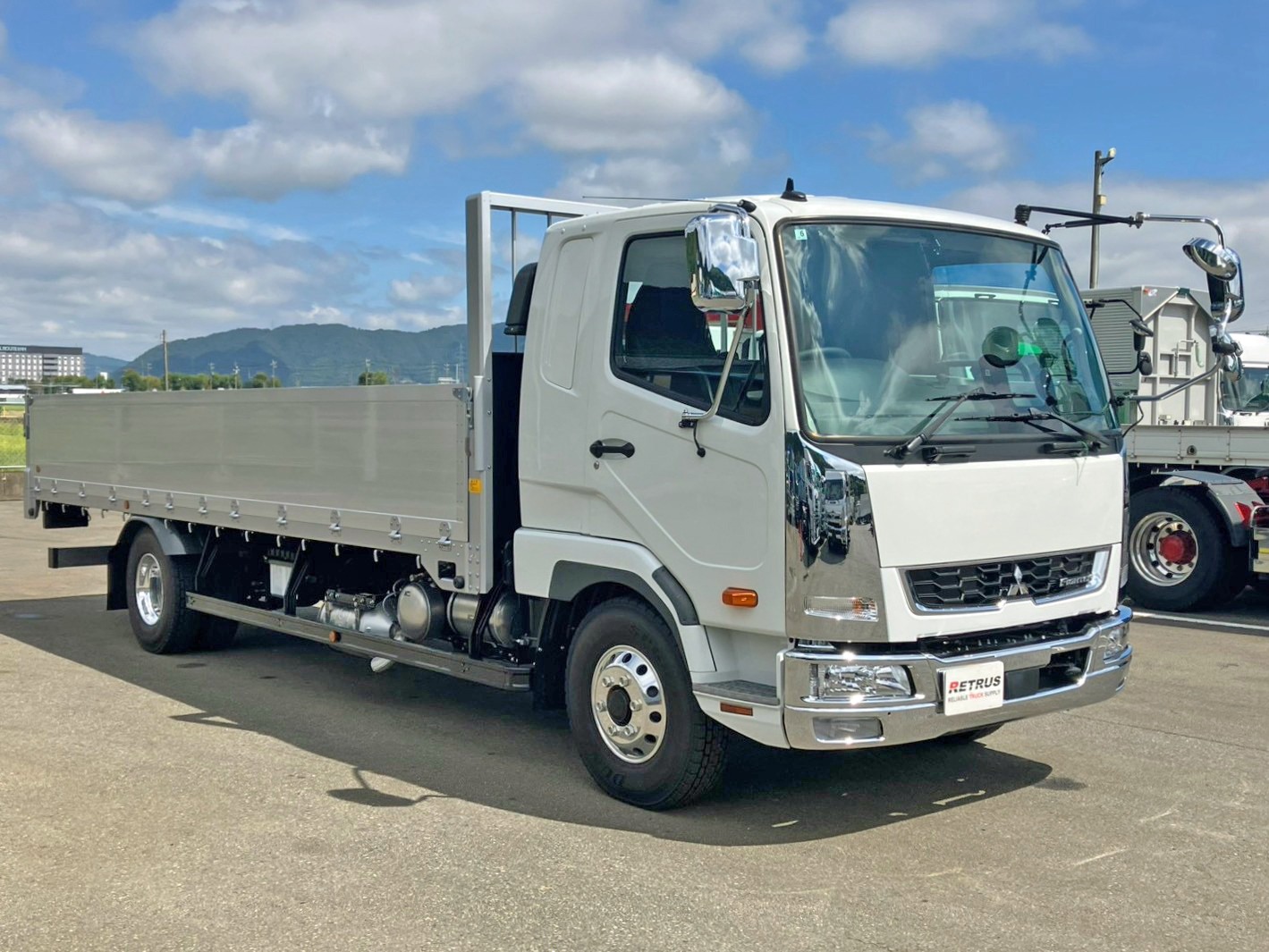 ホイールはアルミ製です。|三菱 ファイター 2KG-FK65F(2WD)の写真2
