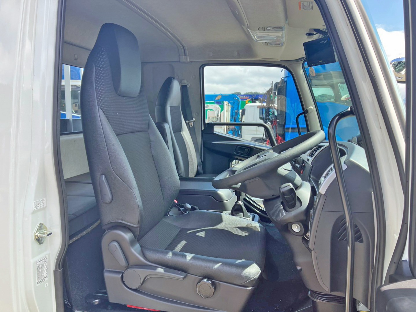三菱 ファイター 2KG-FK65F(2WD)の写真7