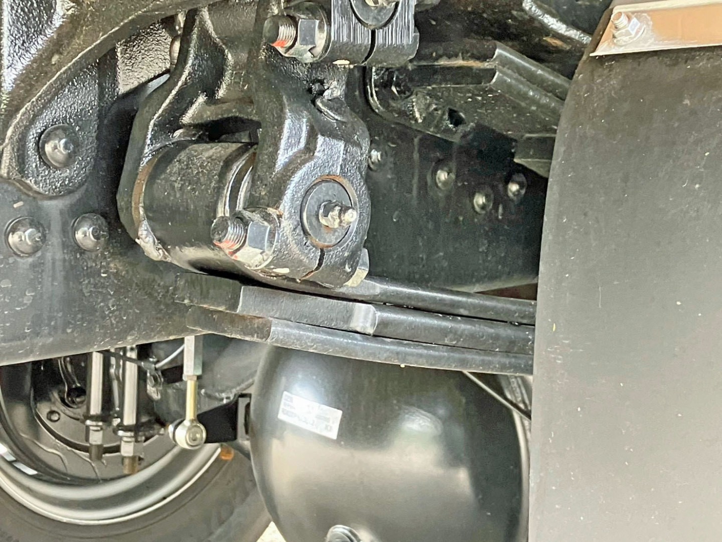 リーフサスです。|三菱 ファイター 2KG-FK62F(2WD)の写真5