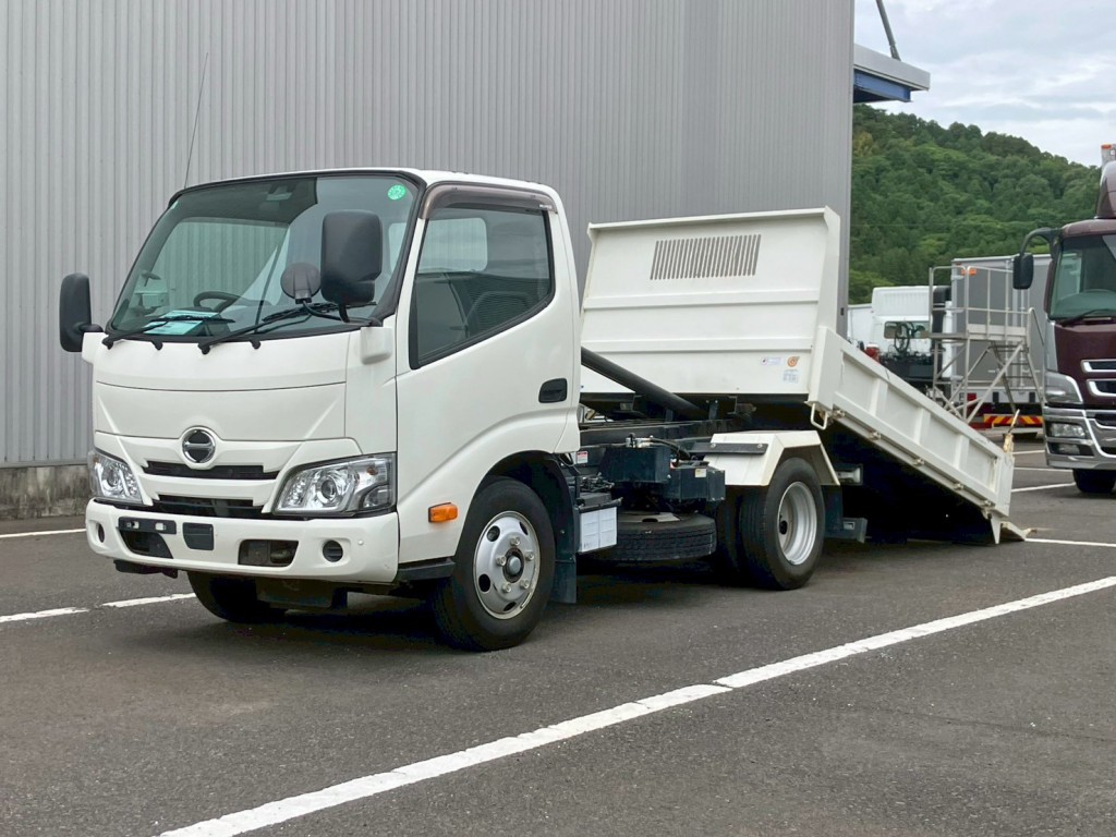 ボディーをスライドした状態です。|日野 デュトロ 2RG-XZU600Tの写真1