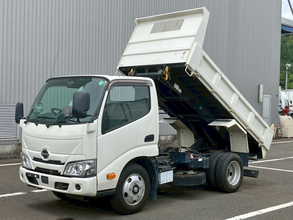 ボディーをダンプアップした状態です。|日野 デュトロ 2RG-XZU600Tの写真2