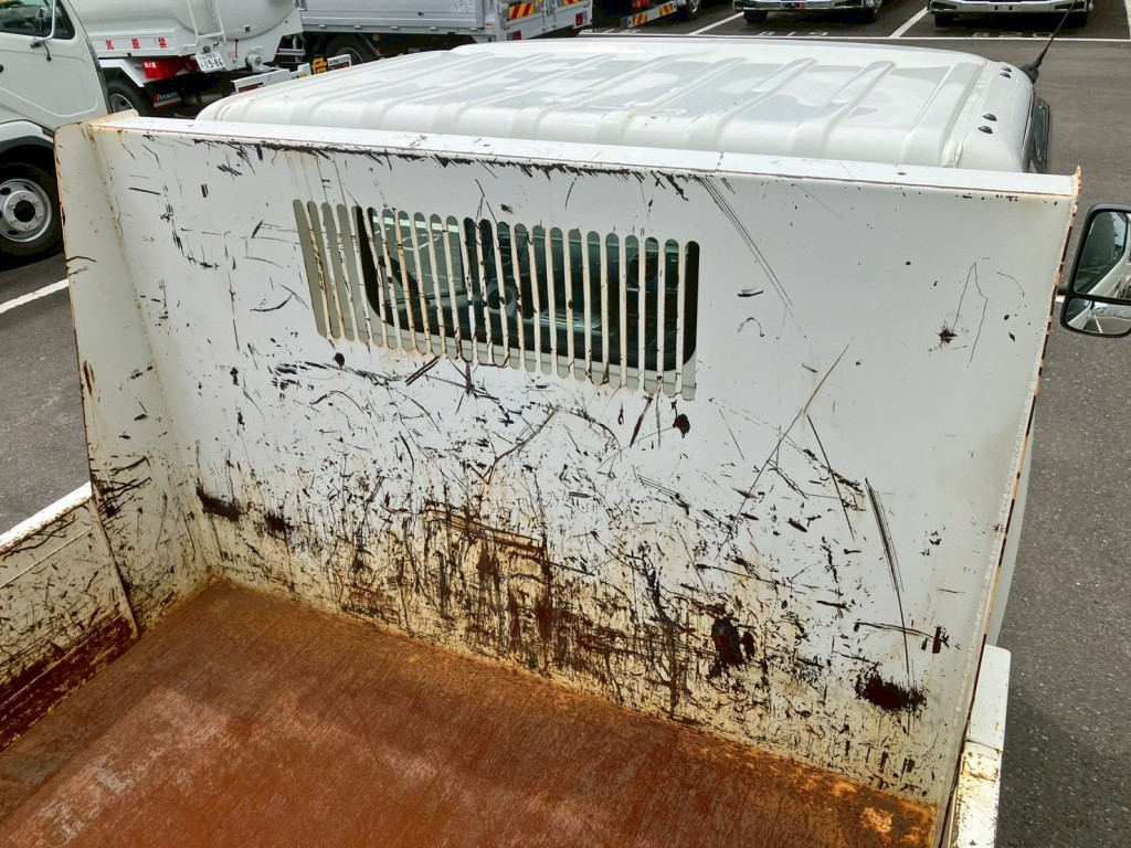プロテクターに傷、サビがあります。|日野 デュトロ 2RG-XZU600Tの写真13