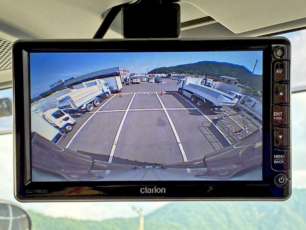 液晶バックモニター付きです。|いすゞ ギガ 2PG-CYJ77Dの写真22