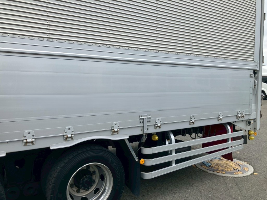 助手席側アオリに看板跡があります。|日野 プロフィア 2DG-FW1AHGの写真26