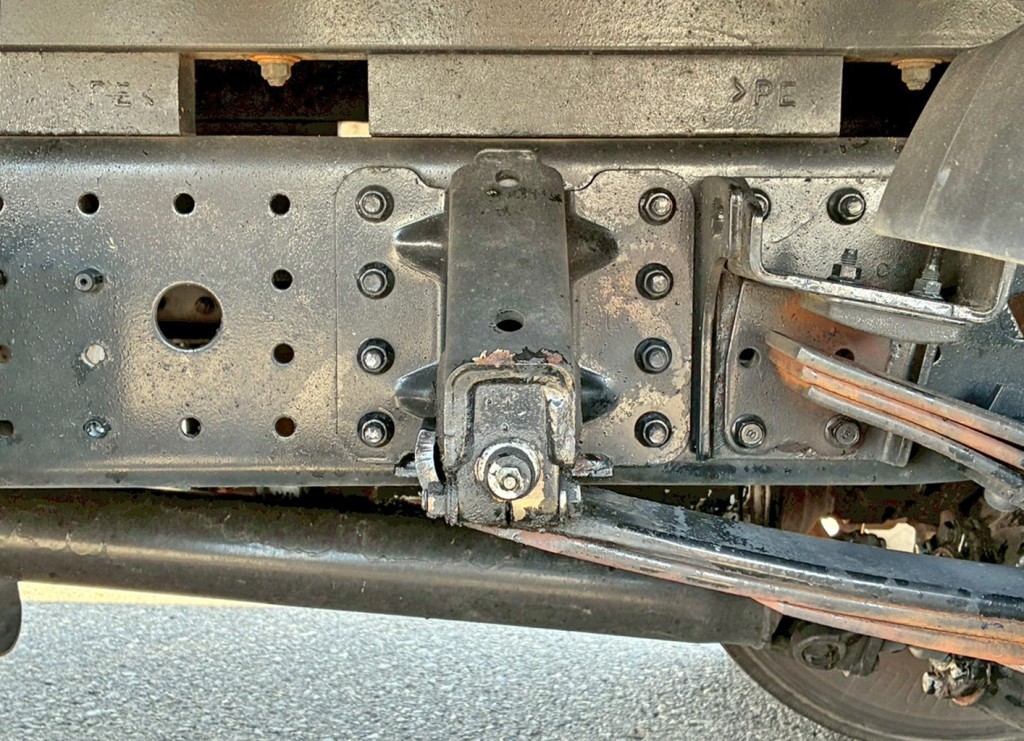 リーフサスです。|三菱 キャンター SKG-FEB80(2WD)の写真5